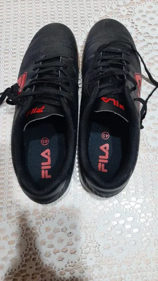 Scarpe sportive Fila uomo nere e rosse