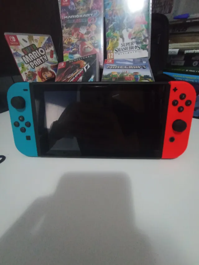 Pack Nintendo Switch + acessórios e 5 jogos!