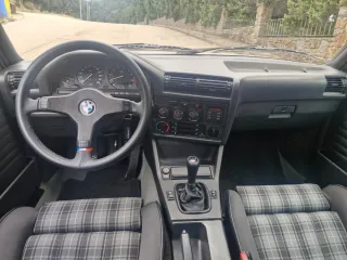 BMW 325i e30 Coupe