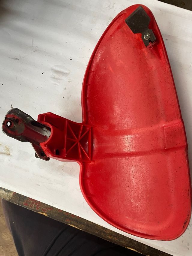 Protector para desbrozadora y arranque campeon