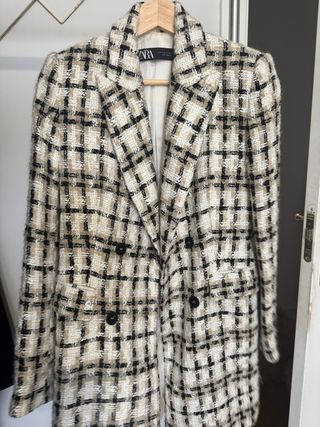 Abrigo Zara Cuadros Beige y Negro