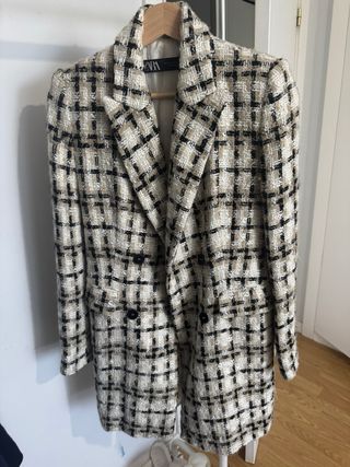 Abrigo Zara Cuadros Beige y Negro