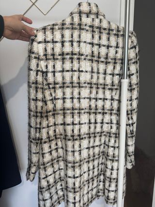 Abrigo Zara Cuadros Beige y Negro