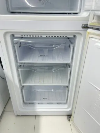 Nevera Indesit Combi Blanca