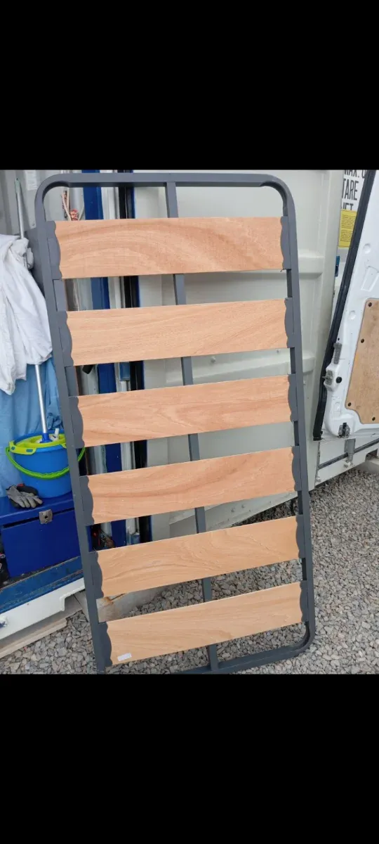 Somier 90x190cm con piedi inclusi nuovo