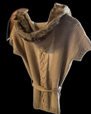 Chaqueta de punto beige con pelo