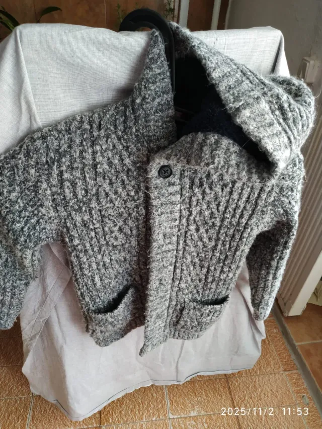 Chaqueta floral con capucha 4 a 5 años