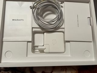 MacBook Pro 13” 2020 /512gb+ Accesorios