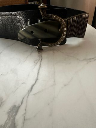 Cinturone Berge in pelle nera con fibbia