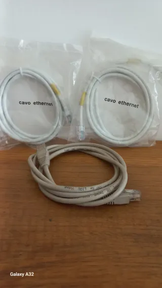 Cavi Ethernet Cat 5e (2 pezzi)  Più uno usato