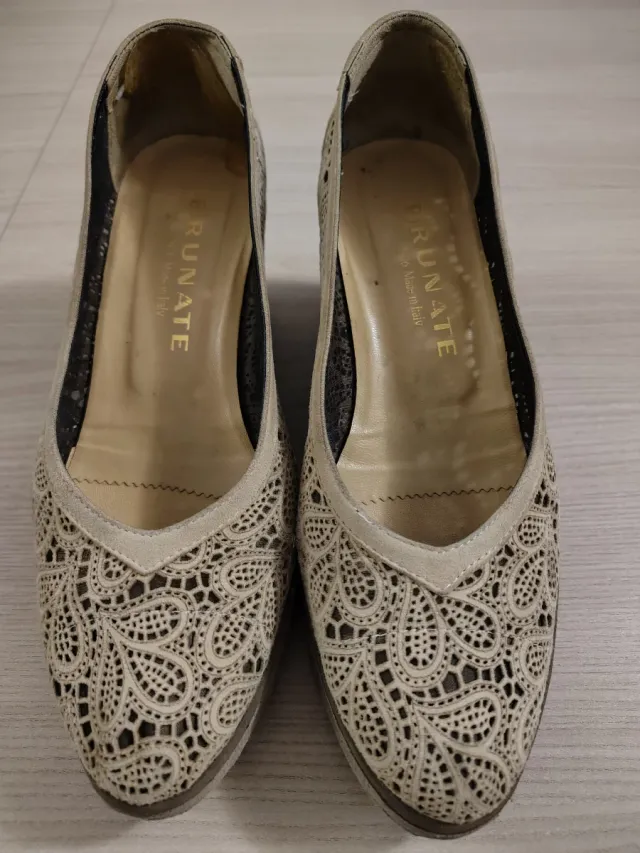 Scarpe donna con zeppa pizzo beige
