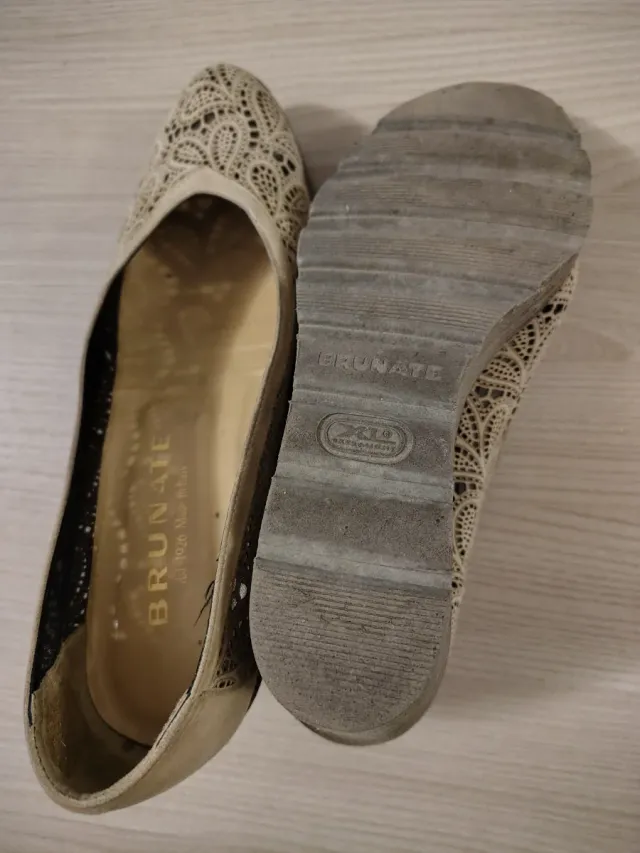 Scarpe donna con zeppa pizzo beige