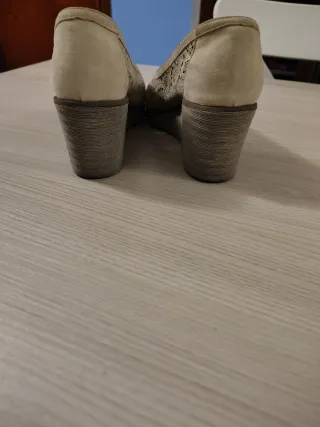 Scarpe donna con zeppa pizzo beige