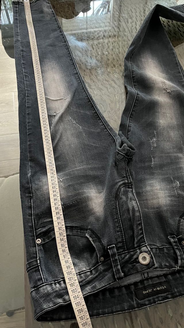 Pantalón vaquero desgastado hombre