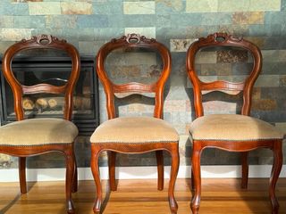 Tavolo stile Chippendale con 6 sedie Regina Anna