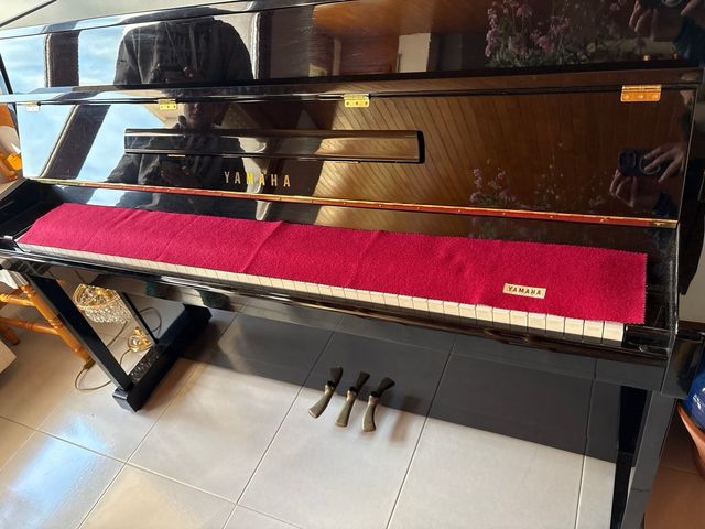 Piano vertical Yamaha M108T