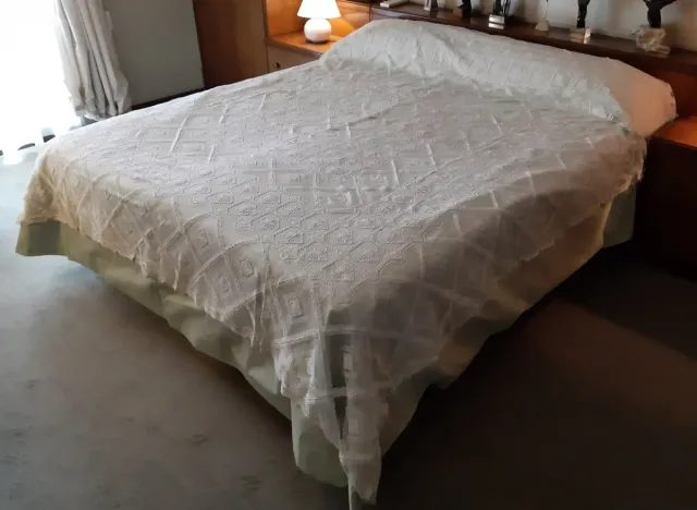 Colcha de hilo blanca