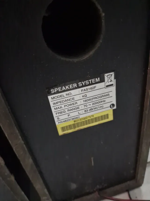 Mini sistema de som LG FA162. Alto-falantes LG FAS162F Pretos