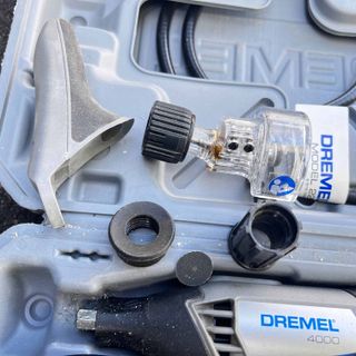 Dremel 4000 con accesorios y eje flexible