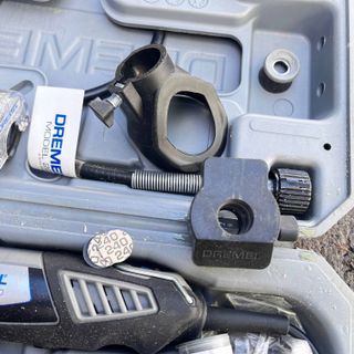 Dremel 4000 con accesorios y eje flexible