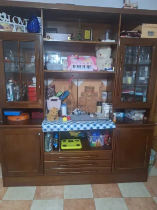 Vitrina de comedor de madera