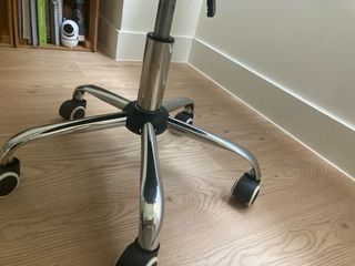 Dos sillas de oficina ergonómica negra