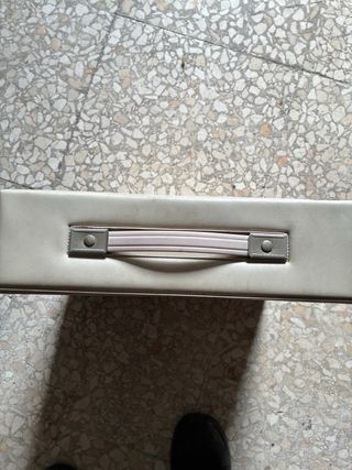 Máquina de escribir Olivetti Lettera 25