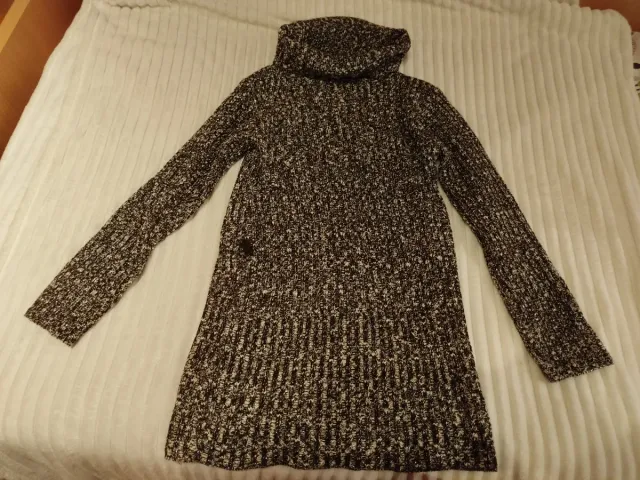 Vestido punto cuello vuelto