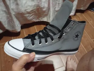 Converse gris y blanco