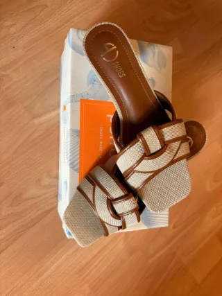 Sandalias D Shoes Beige y Marrón