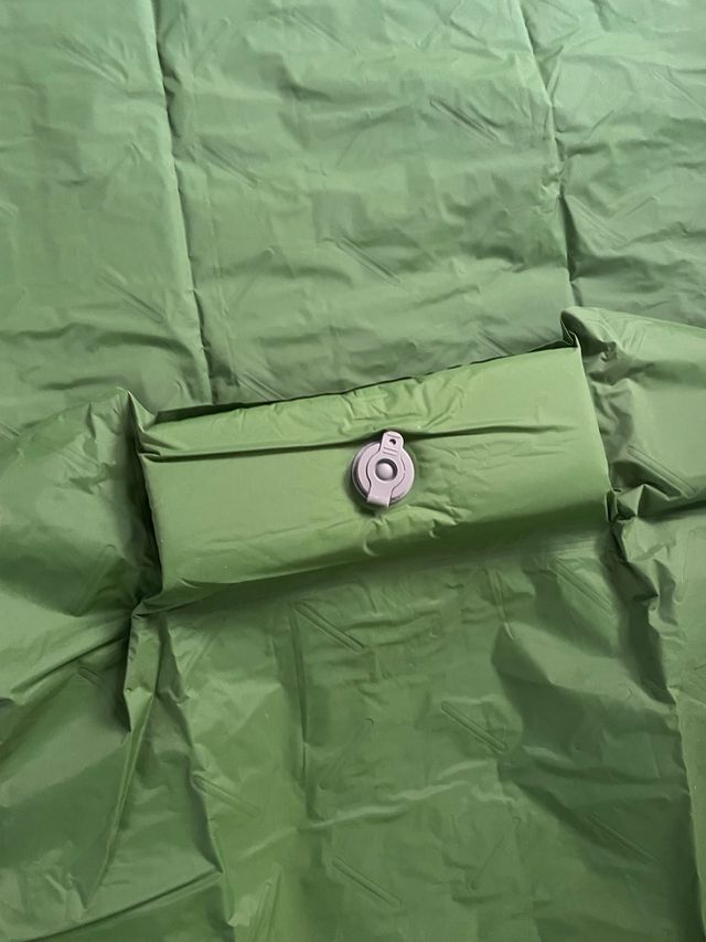 Colchoneta autoinflable camping/montaña