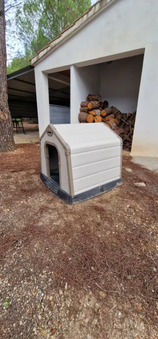 Caseta para perro Keter de plástico