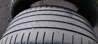 Neumático 255/40 R18 99Y