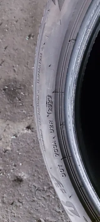 Neumático 255/40 R18 99Y