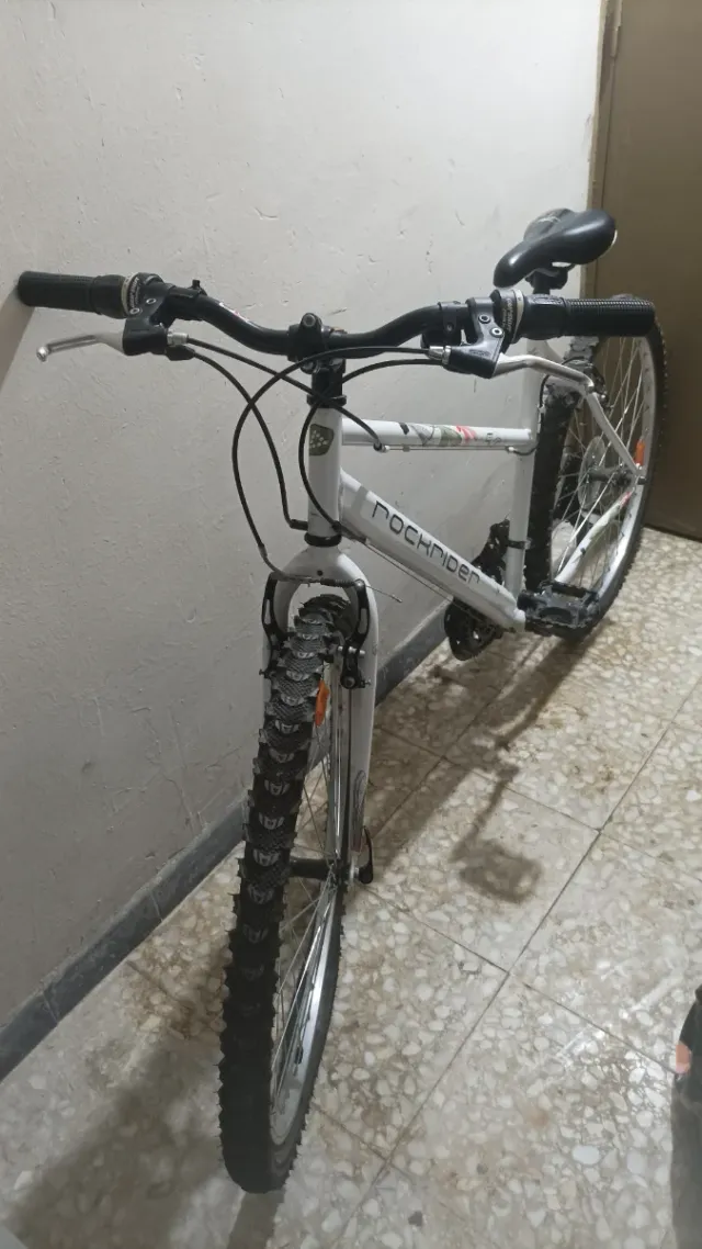 Bicicleta de adulto blanca