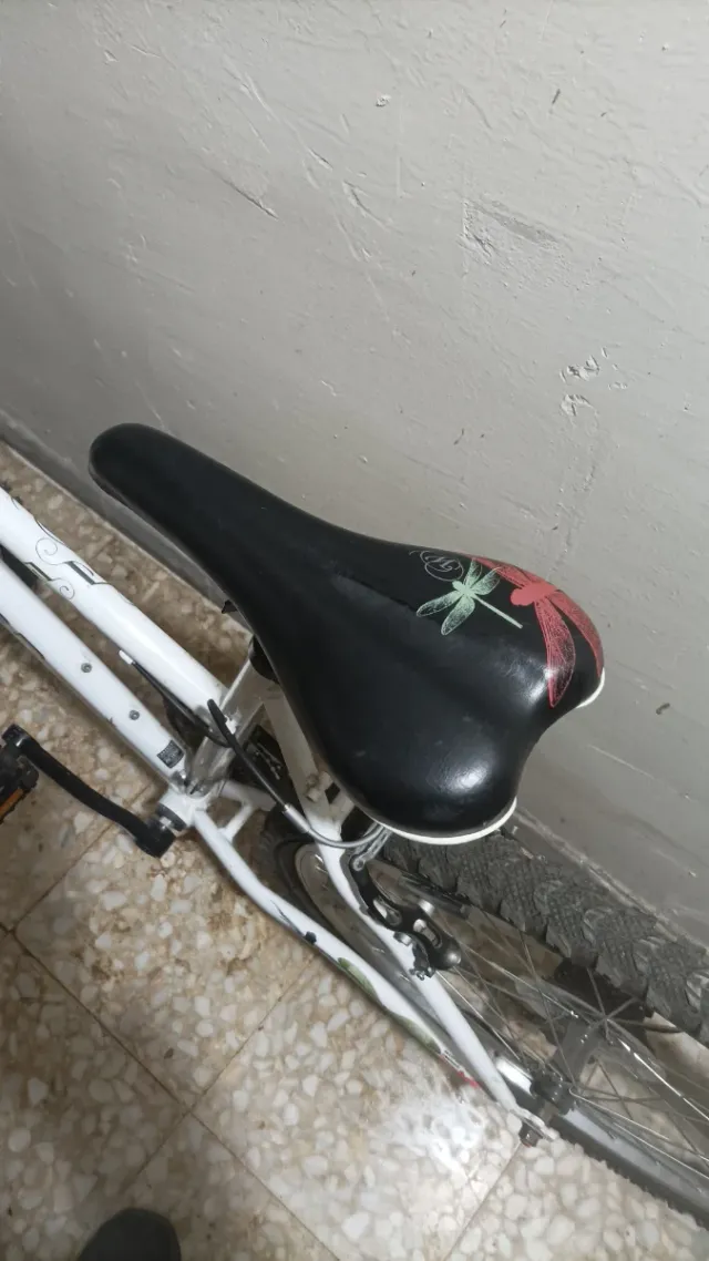 Bicicleta de adulto blanca