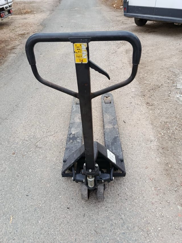 Transpaleta manual CEVIK 2500kg