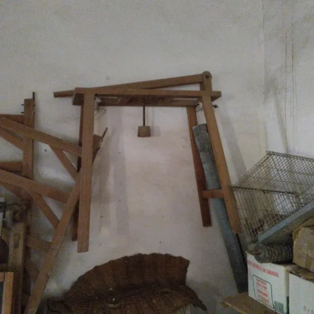 Arco de madera antiguo