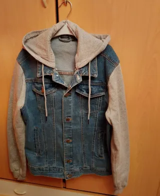 Cazadora vaquera con capucha hombre