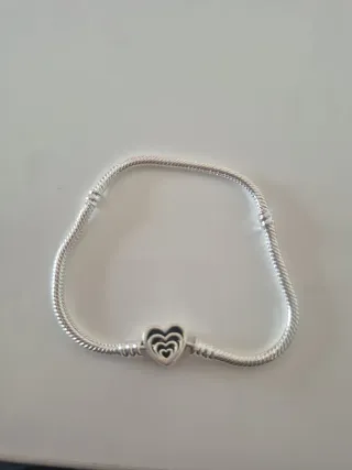 Pulsera plata con charm corazón