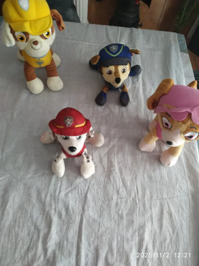 Lote de peluches: unicornio, pájaros y osos