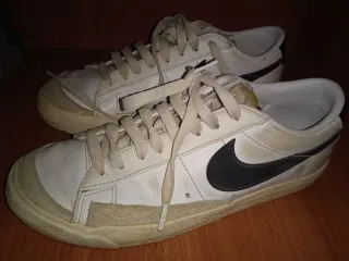 Nike Bambas Blancas y Negras