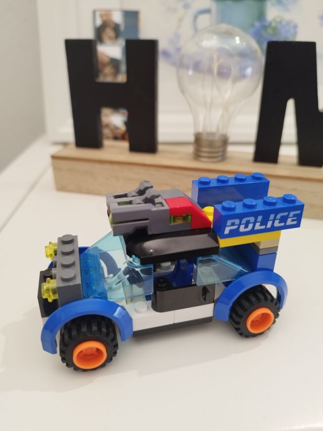 Coche de policía LEGO