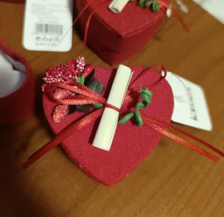 4 Scatoline a Cuore Rosse con Fiori