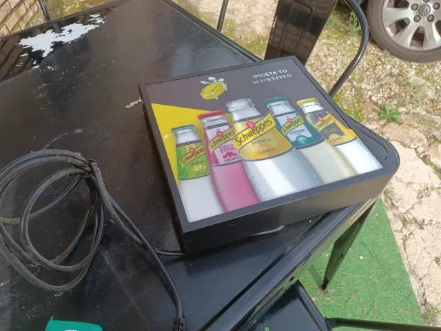 Cartel luminoso Schweppes