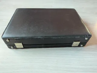 Maletín negro de piel