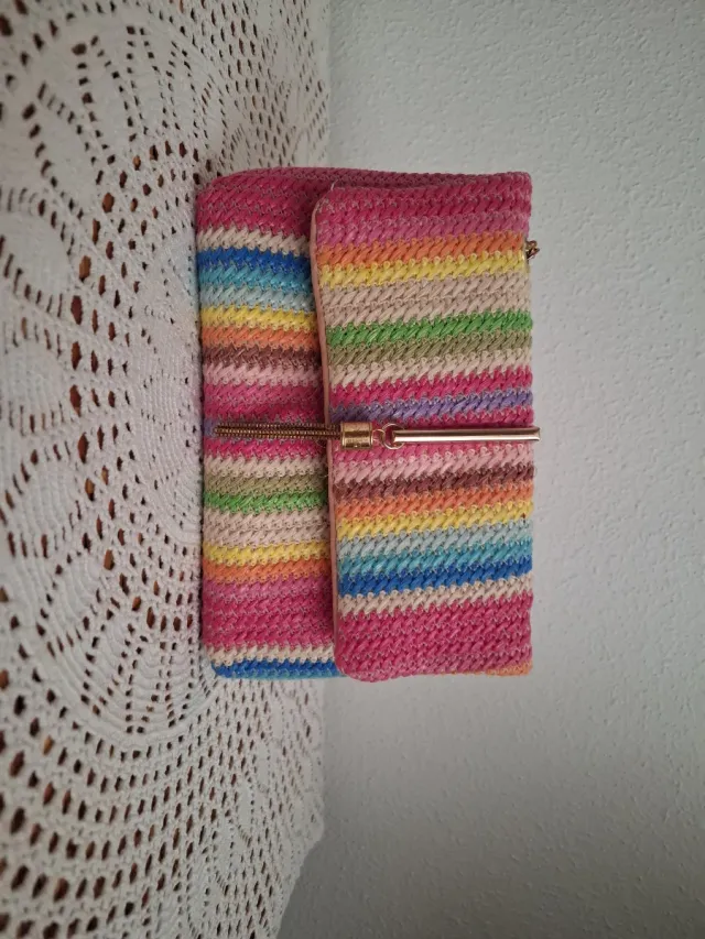 Bolso de mano multicolor con rayas
