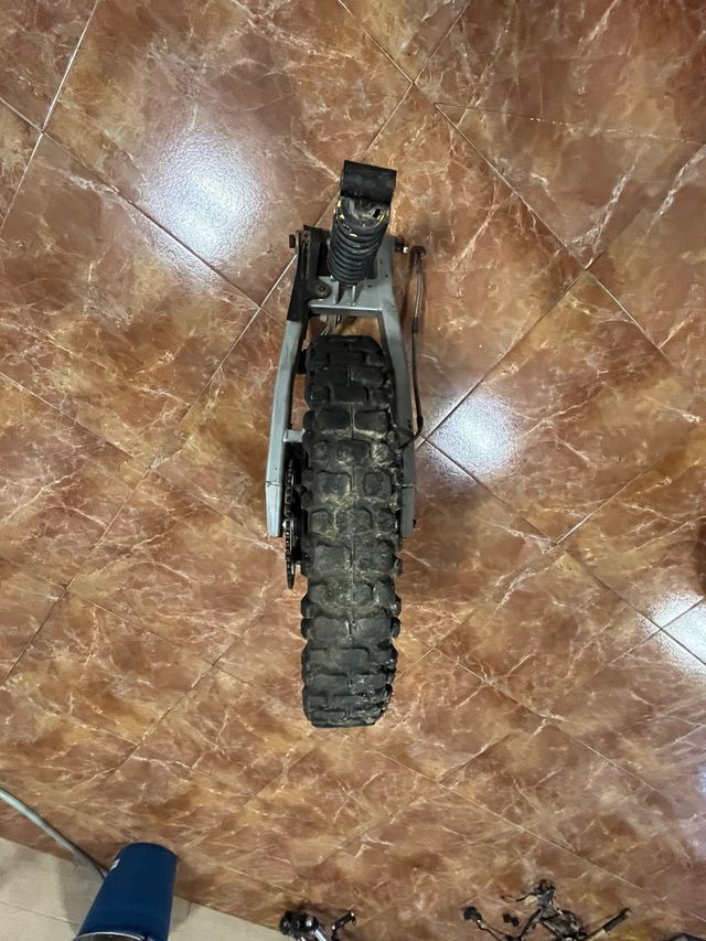 Basculante MH RYZ con amortiguador rueda y cadena