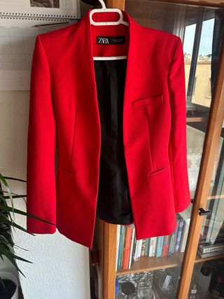 Traje Zara Rojo
