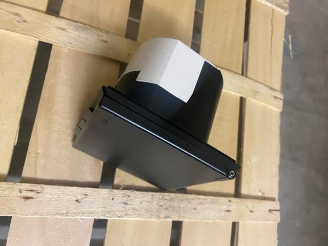 Toma CEE17 Exterior Negra, ideal para camperizar.